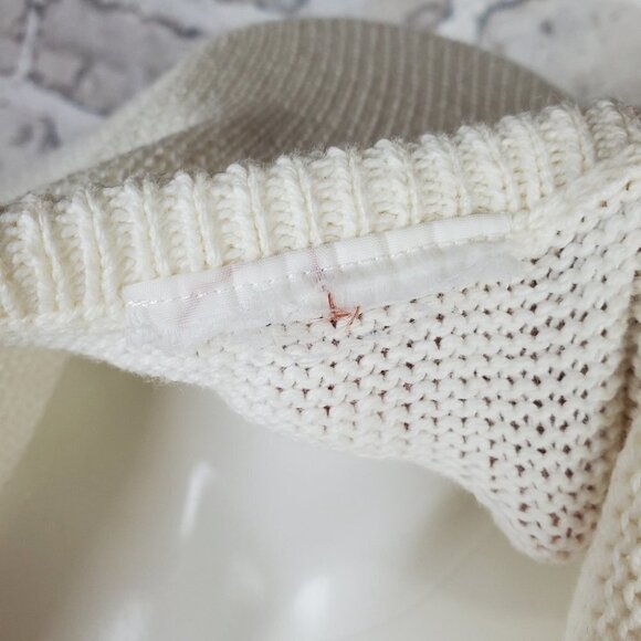 Vintage  80s Embroidered Abstract Line Art Scoop Neck Sweater Measures Medium - Picture 12 of 15